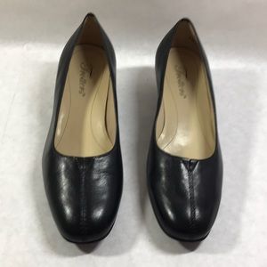 Women’s Trotter Doris Pumps Black sz. 6.5